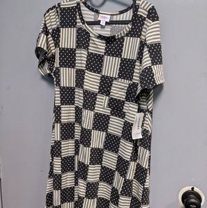 Lularoe Carly size medium